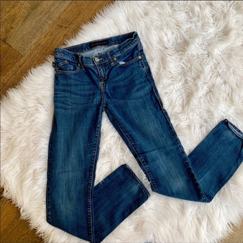 rock & republic • straight leg dark wash jeans